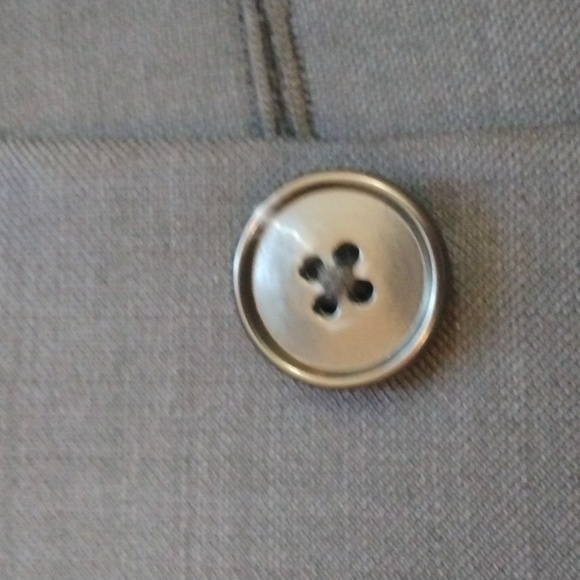 Like New Jos. A. Bank Solid Navy Blue Wool Traveler Suit  44R - Picture 8 of 11